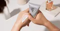 Crème pour les mains Prada Paradoxe : lancement 2026, stratégie L'Oréal